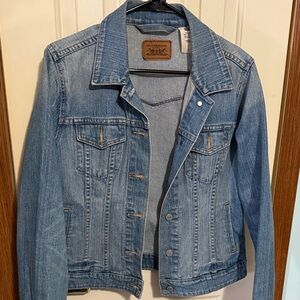 Woman’s Levi's Light Blue Denim Jacket size large
